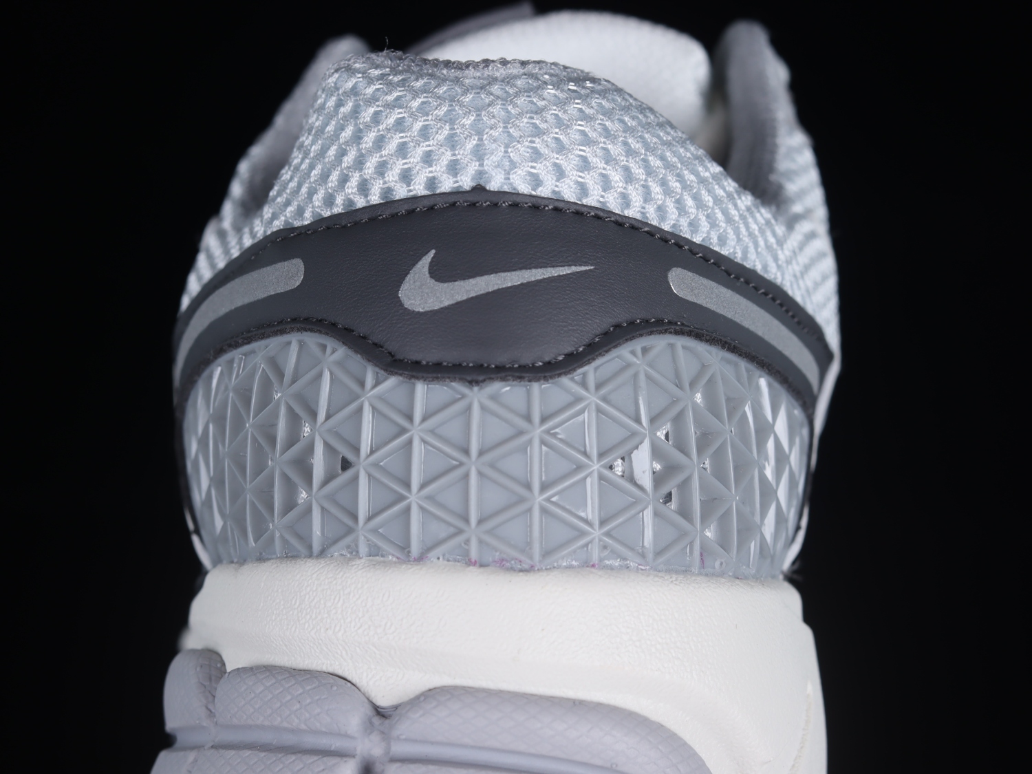 WMNS ZOOM VOMERO 5 