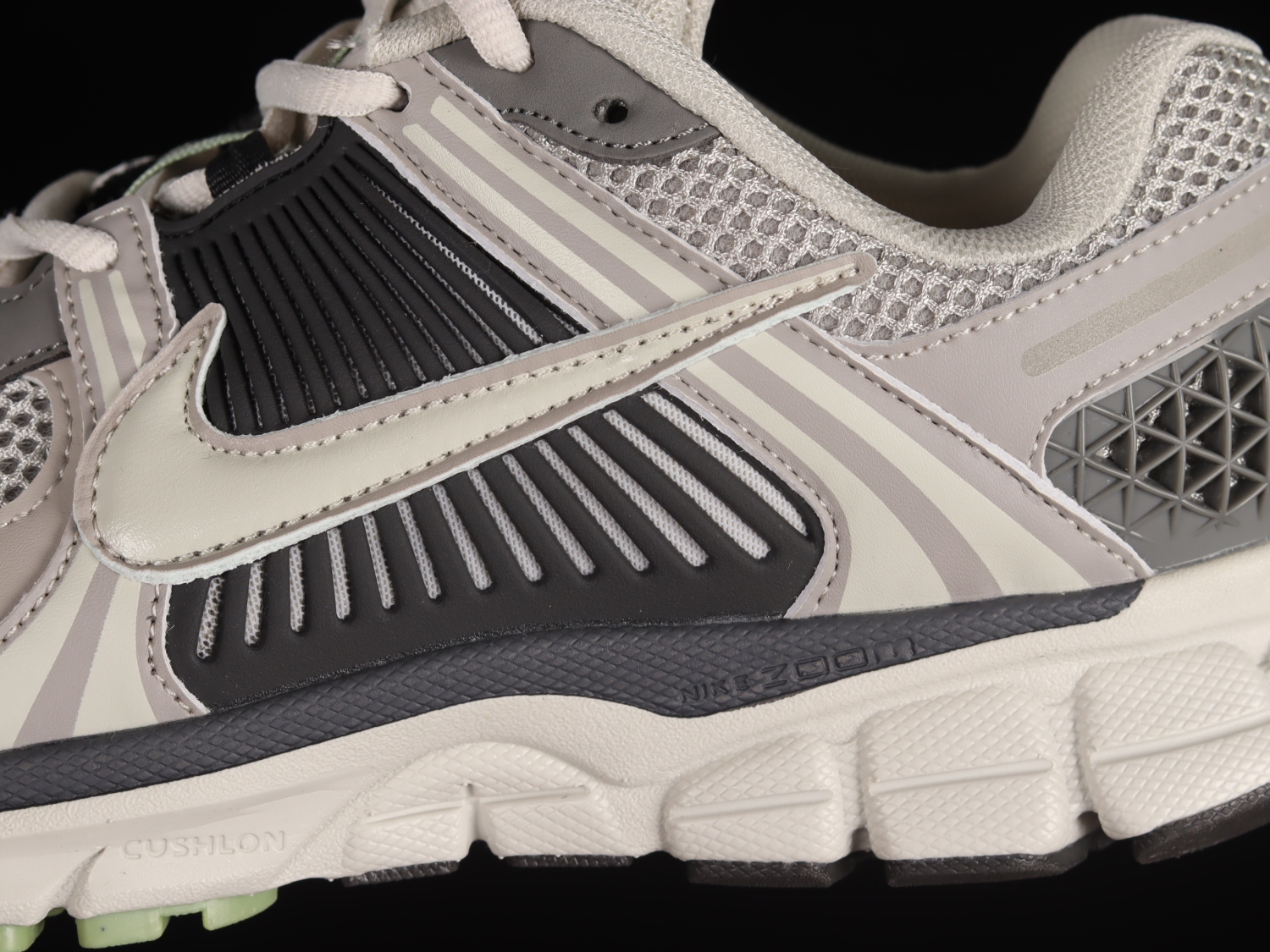 Nike Zoom Vomero 5 Cobblestone Flat Pewter (Women