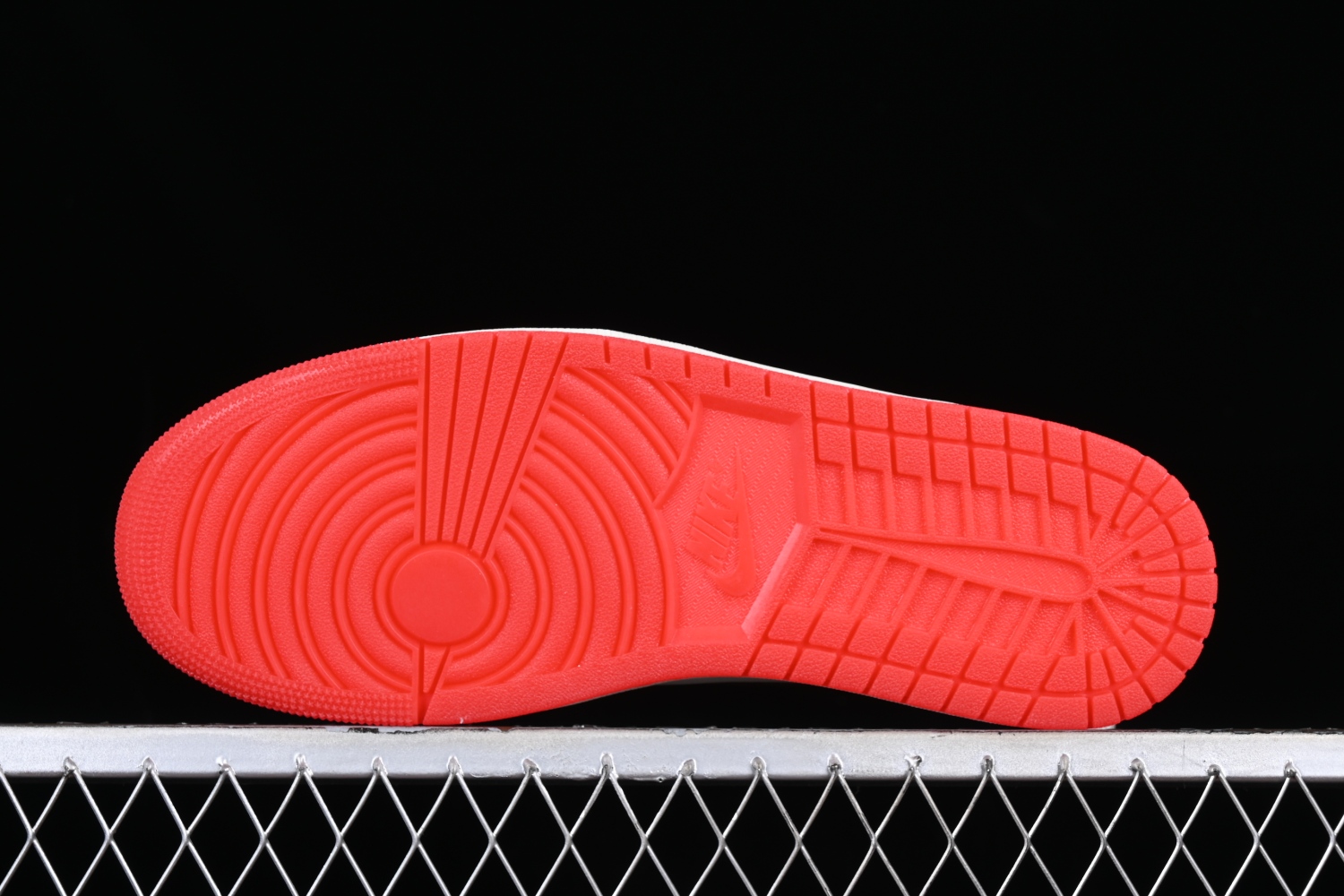 Jordan 1 High OG Spider-Man Across the Spider-Verse DV1748-601