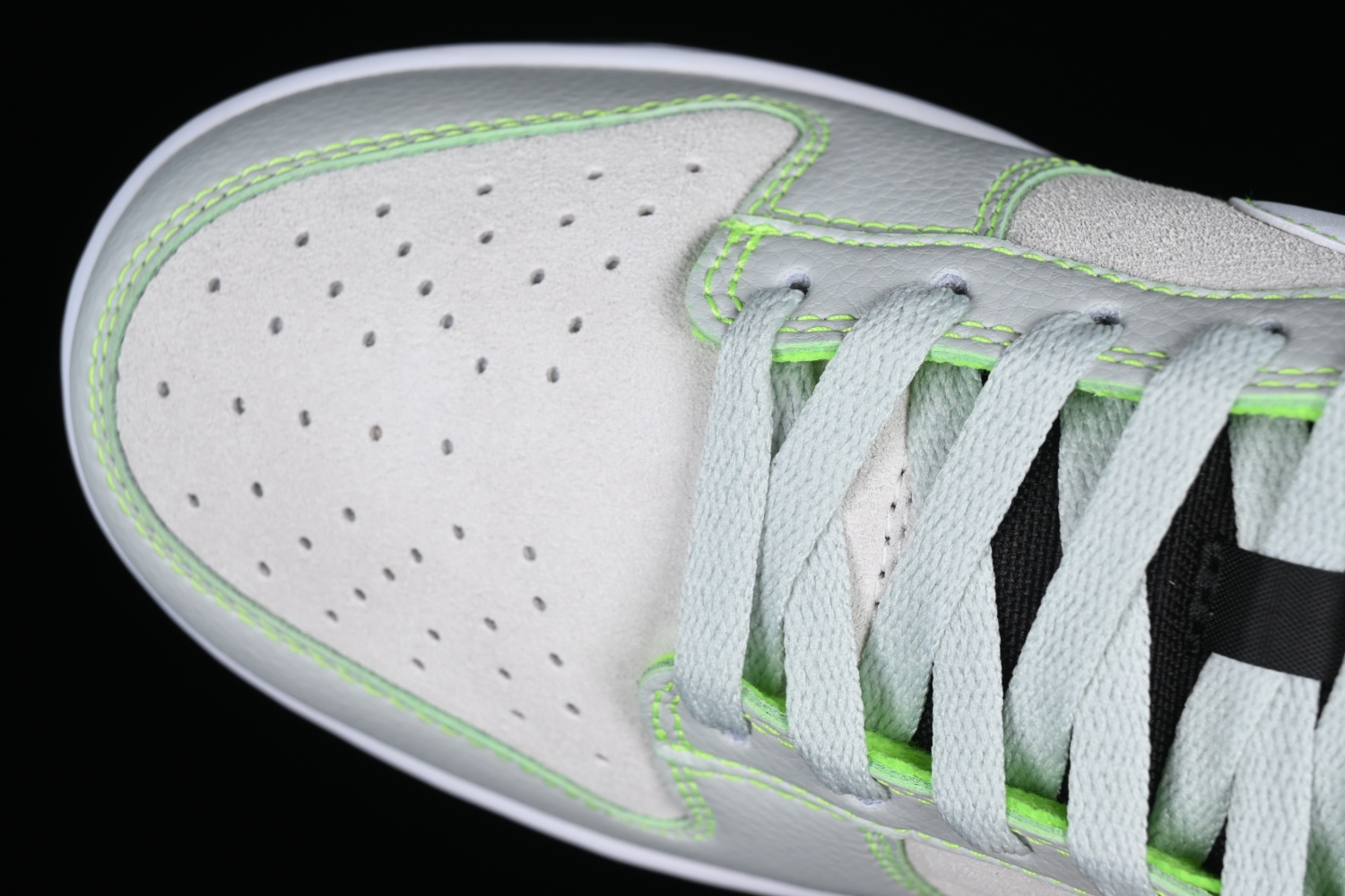 Nike Dunk Low University of Oregon PE (2023) FQ7260-001