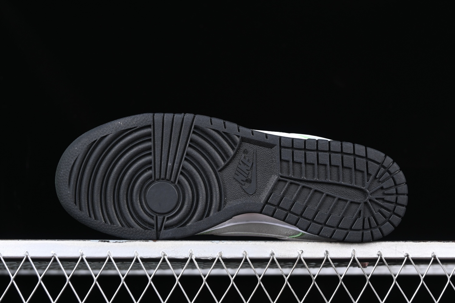 Nike Dunk Low University of Oregon PE (2023) FQ7260-001