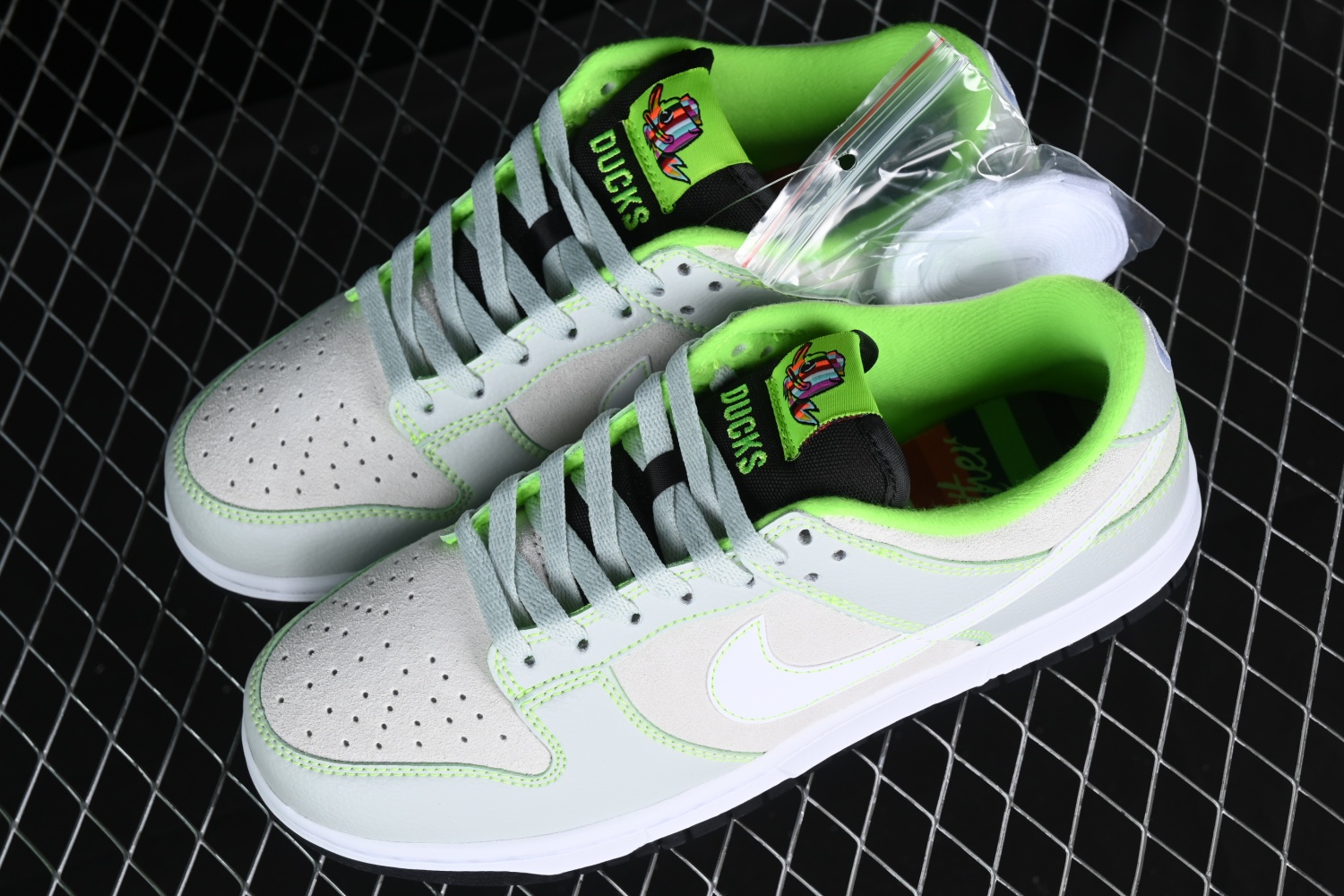 Nike Dunk Low University of Oregon PE (2023) FQ7260-001