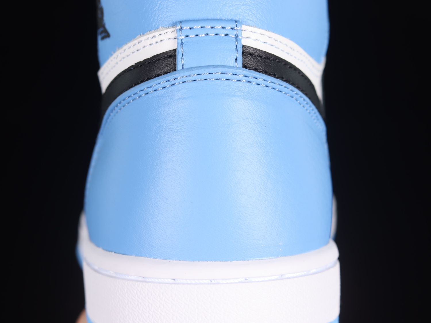 Jordan 1 Retro High OG UNC Toe DZ5485-400