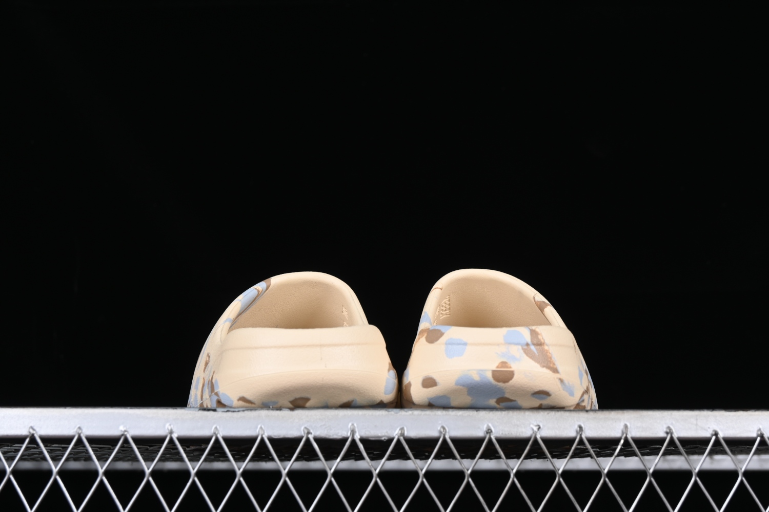 adidas Yeezy Slide Enflame Oil Painting White Yellow GW1932