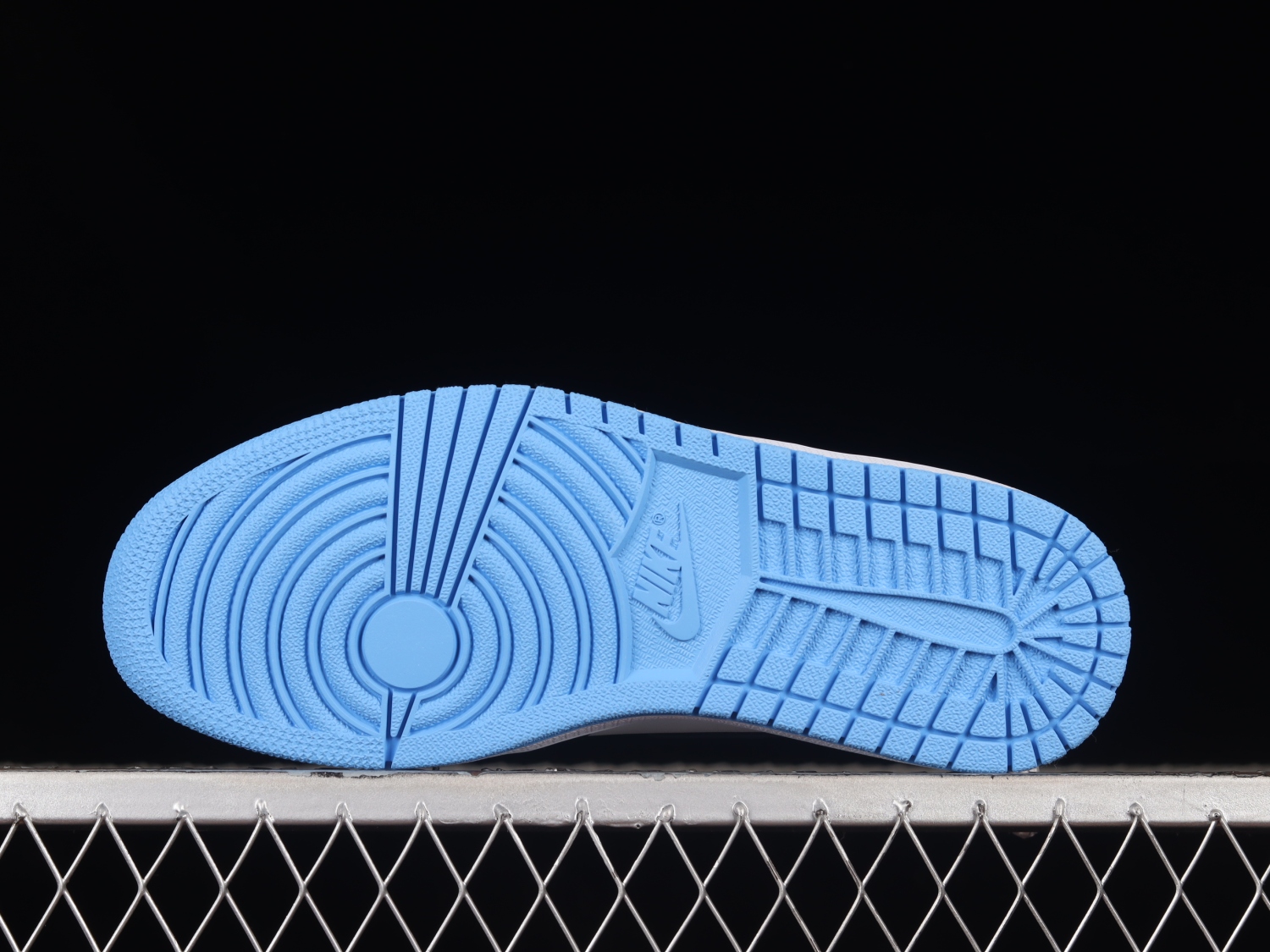 Jordan 1 Retro High OG UNC Toe DZ5485-400