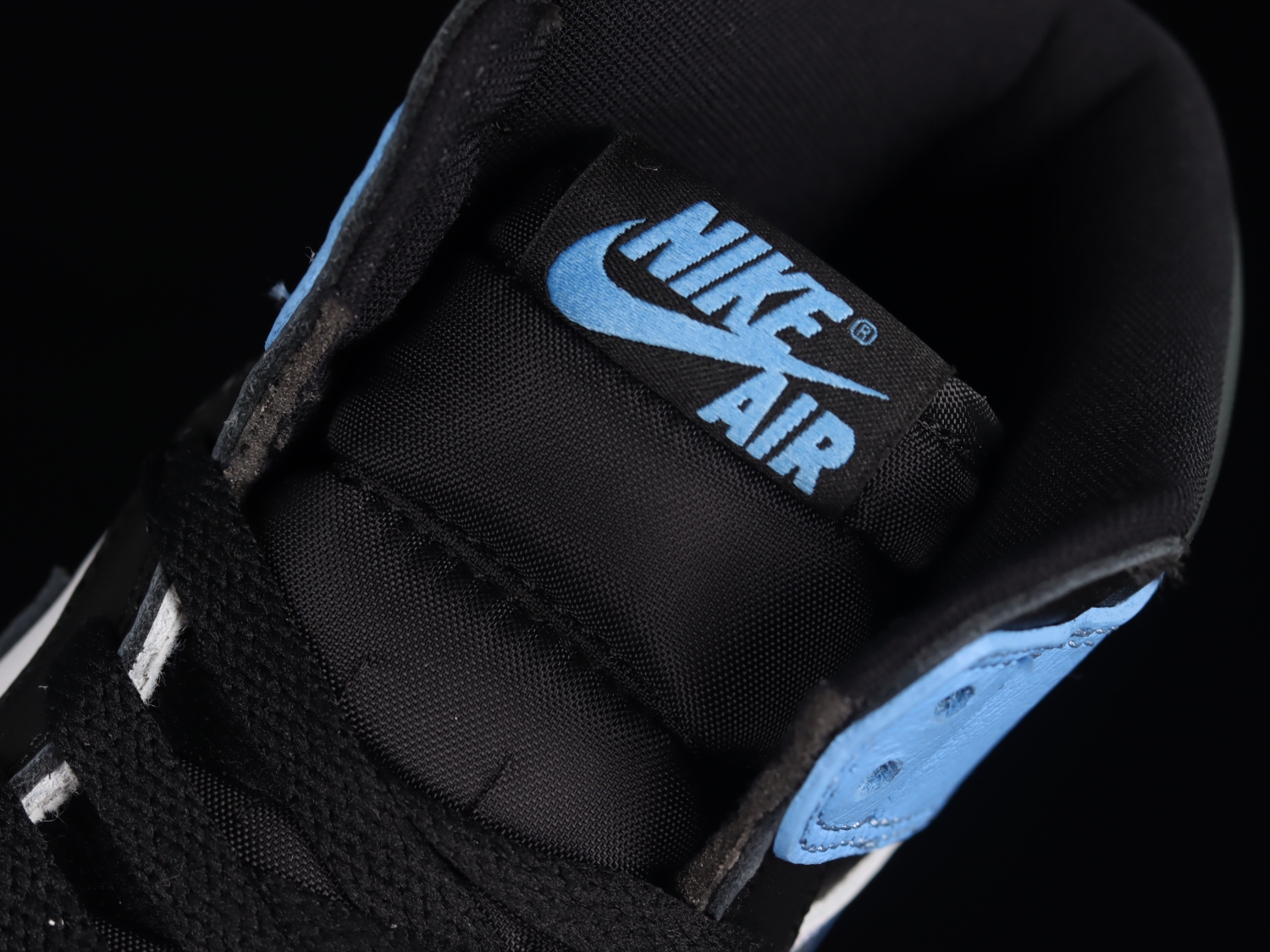Jordan 1 Retro High OG UNC Toe DZ5485-400