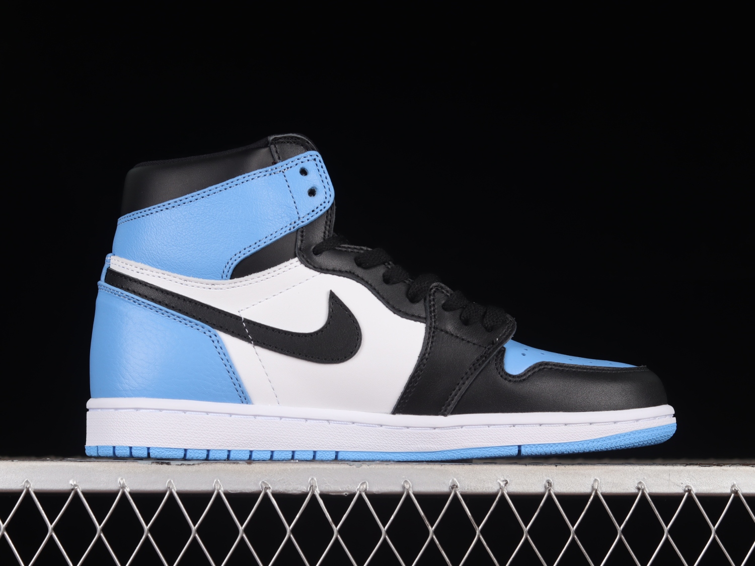 Jordan 1 Retro High OG UNC Toe DZ5485-400