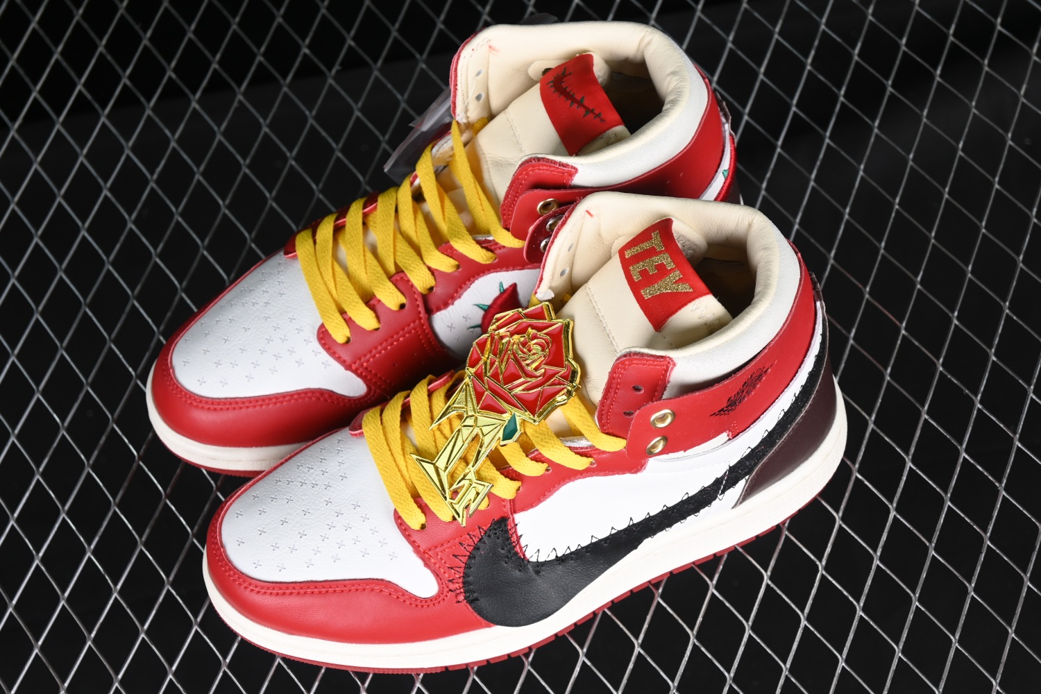 Jordan 1 High Zoom Air CMFT 2 Teyana Taylor A Rose From Harlem FJ0604-601