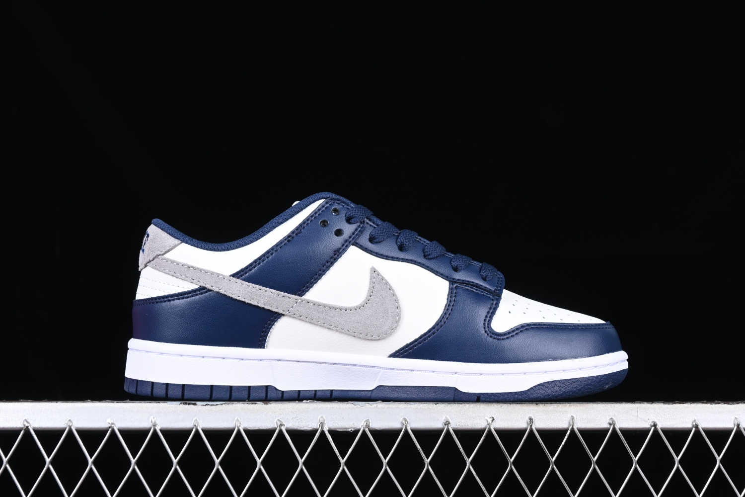 Nike Dunk Low Summit White Midnight Navy FD9749-400