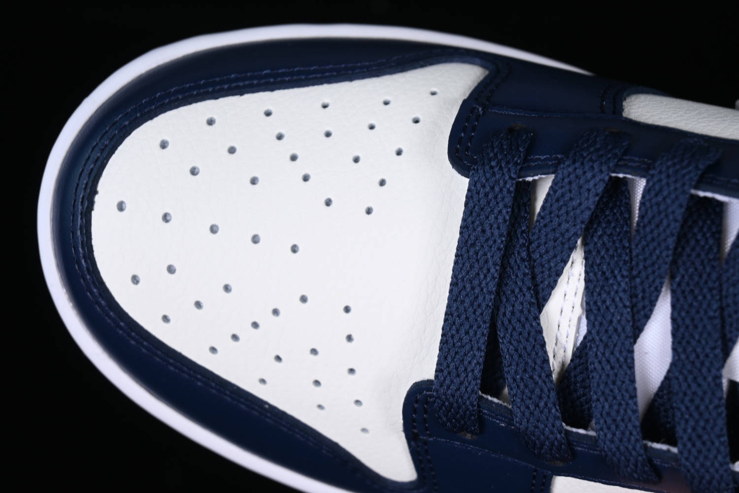 Nike Dunk Low Summit White Midnight Navy FD9749-400