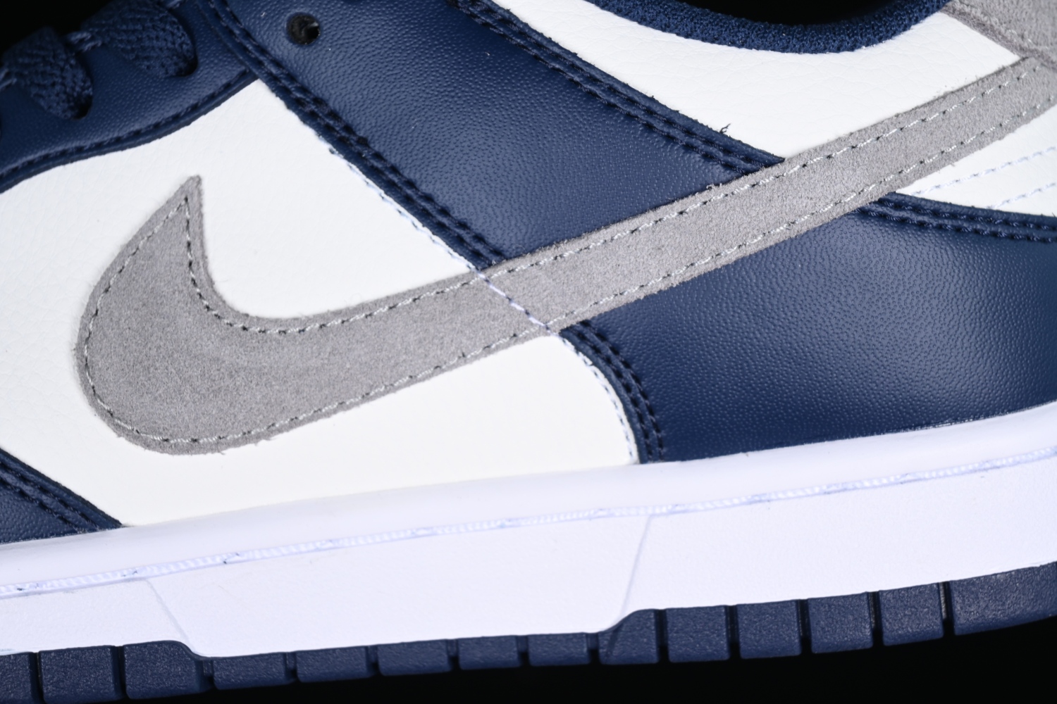 Nike Dunk Low Summit White Midnight Navy FD9749-400