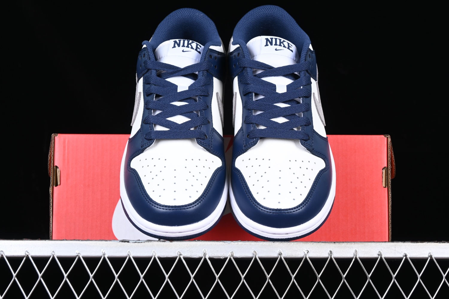 Nike Dunk Low Summit White Midnight Navy FD9749-400