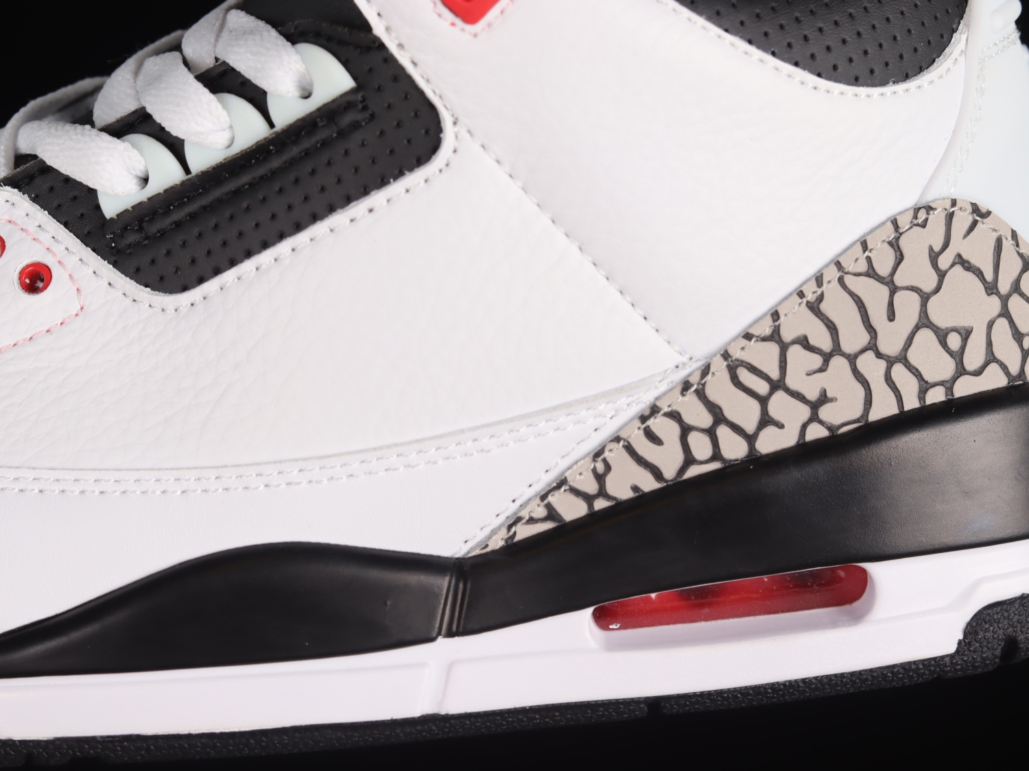 Jordan 3 Retro Infrared 23 136064-123