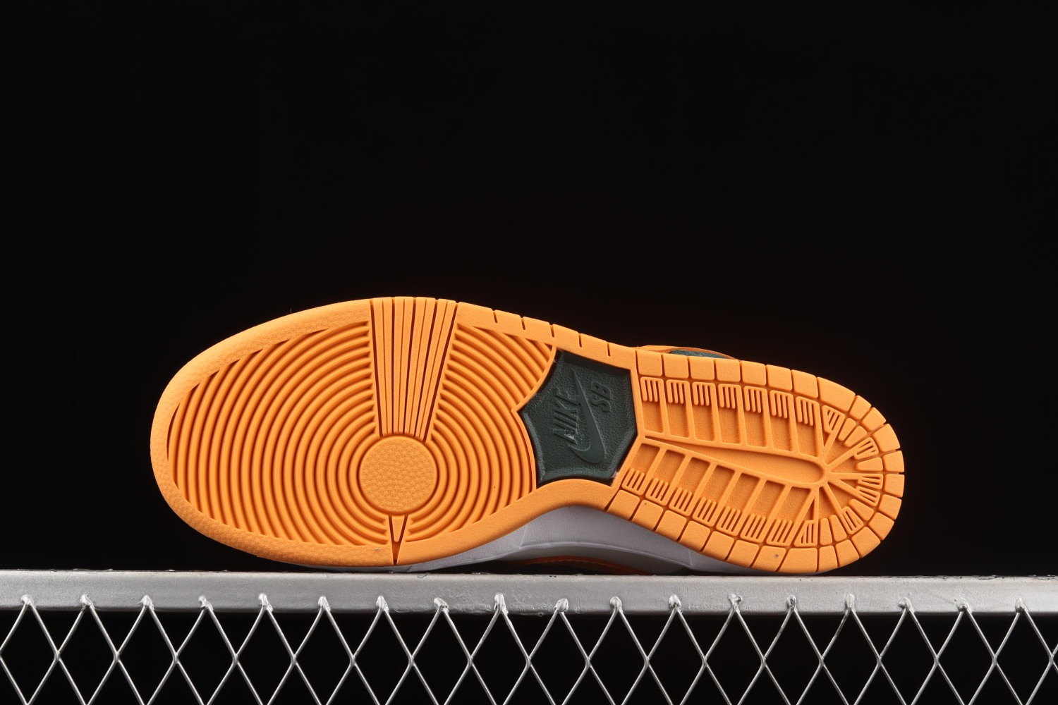 Nike SB Dunk Low Legion Pine Kumquat 304292-383