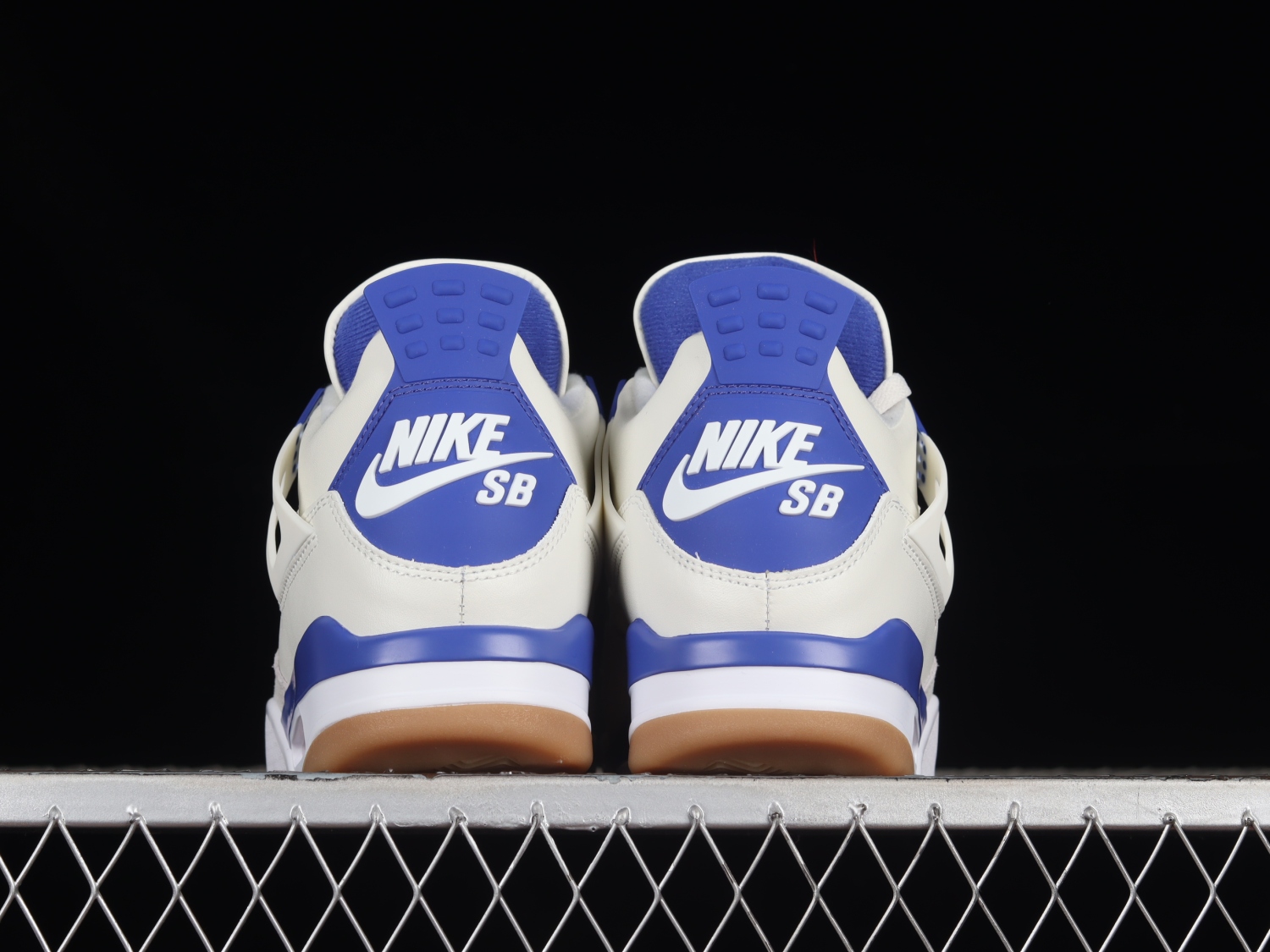 Nike SB x Jordan Air Jordan 4  Sapphire  DR5415-102