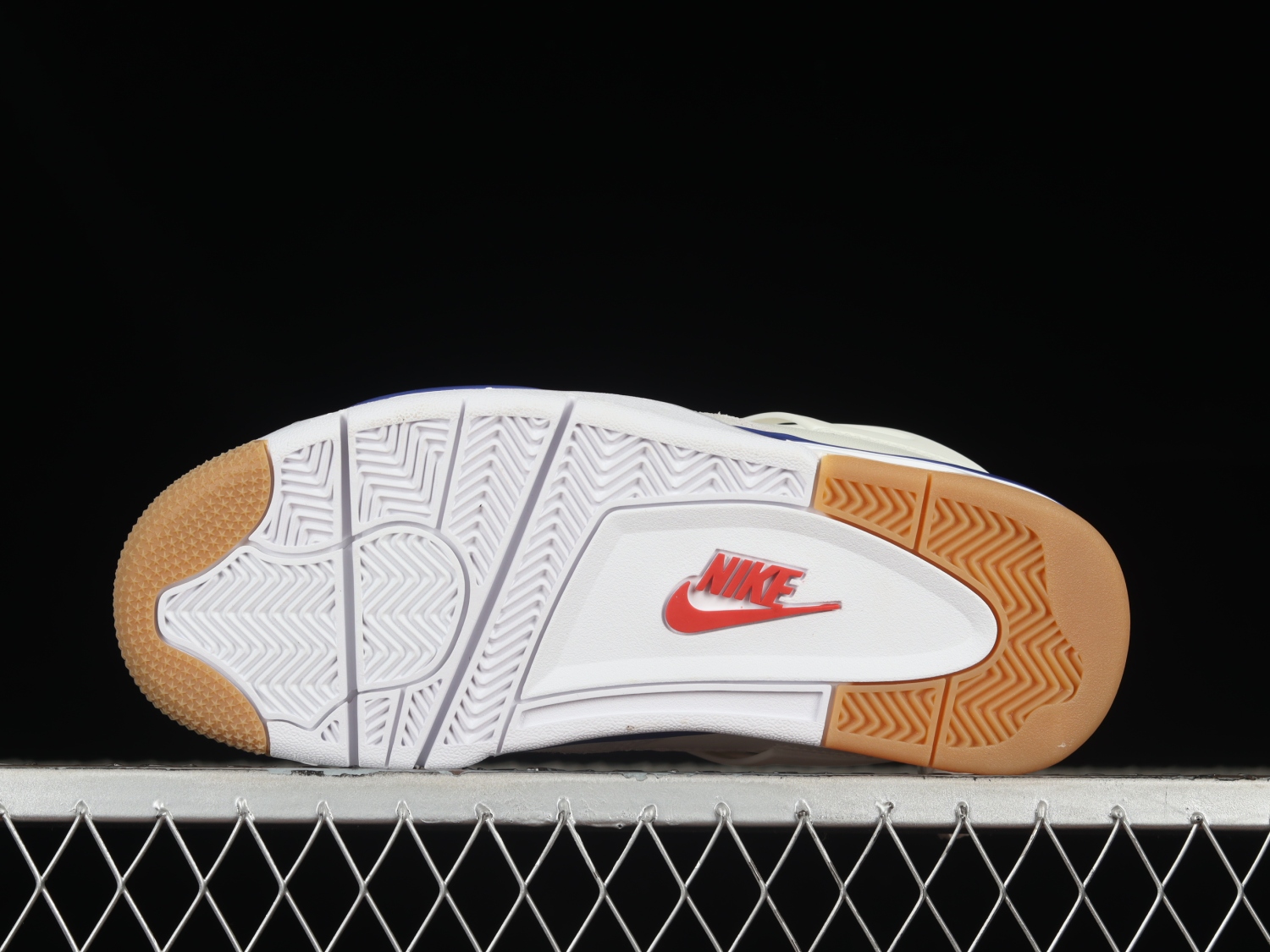 Nike SB x Jordan Air Jordan 4  Sapphire  DR5415-102