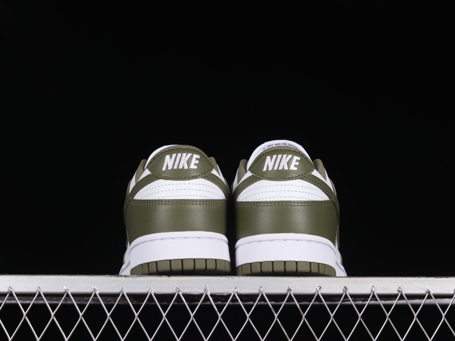 Nike Dunk Low Medium Olive DD1503-120
