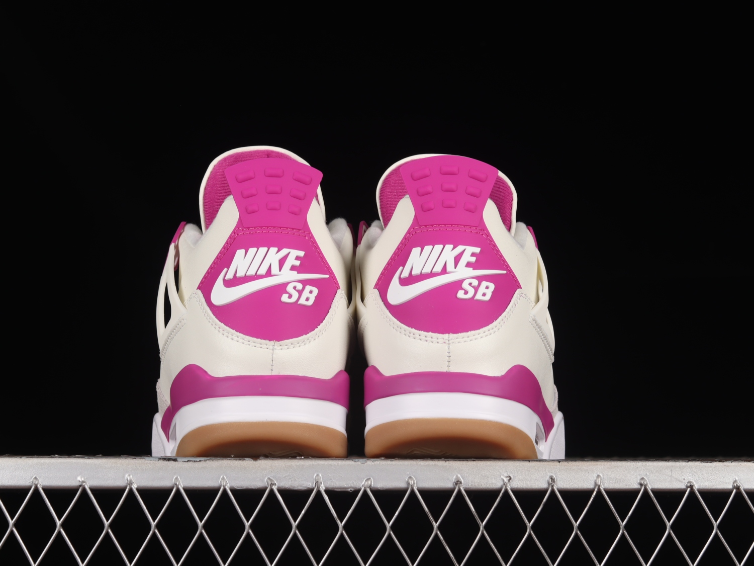 Nike SB x Jordan Air Jordan 4  Sapphire  DR5415-105