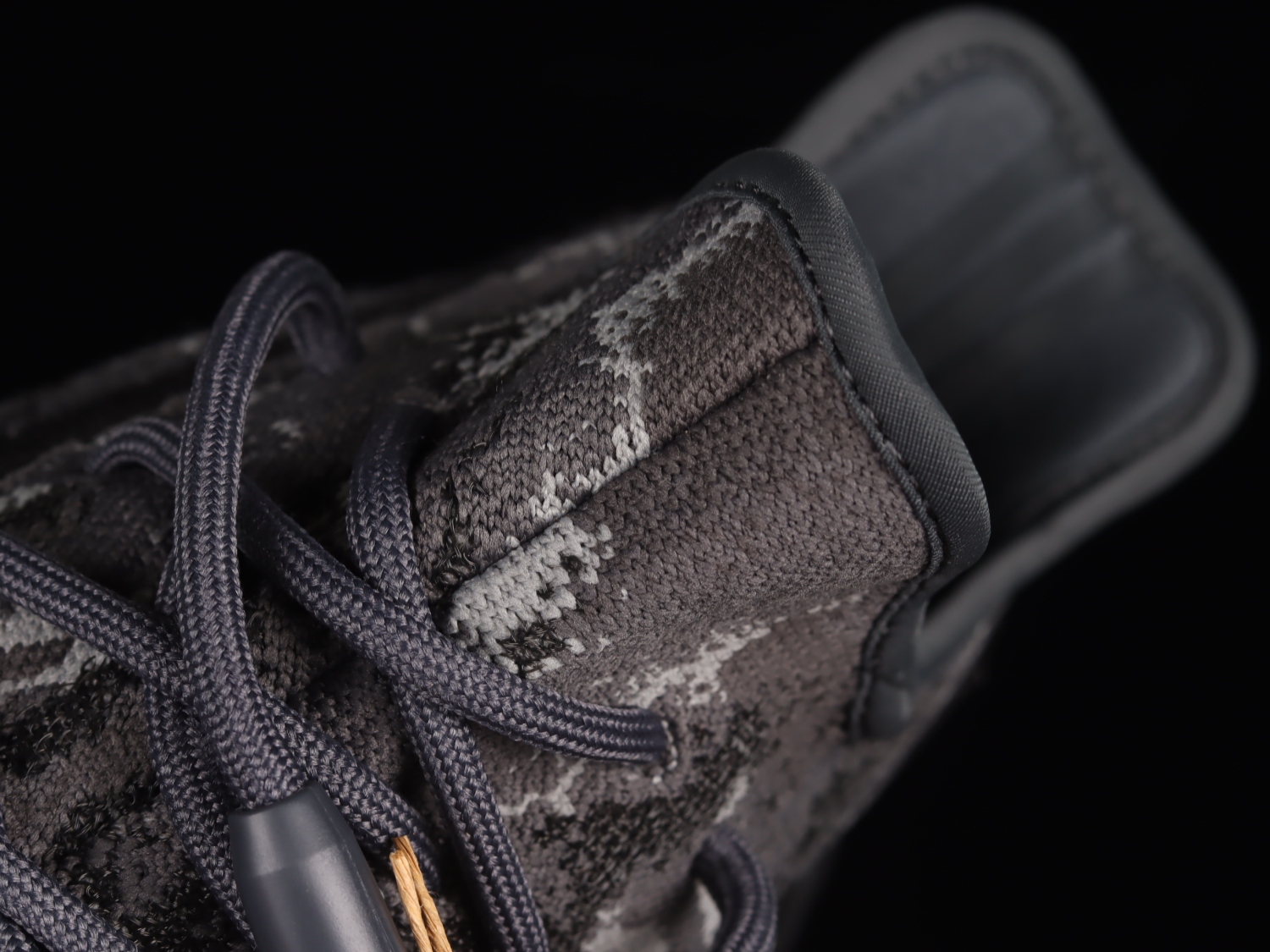adidas Yeezy Boost 350 V2 MX Dark Salt ID4811