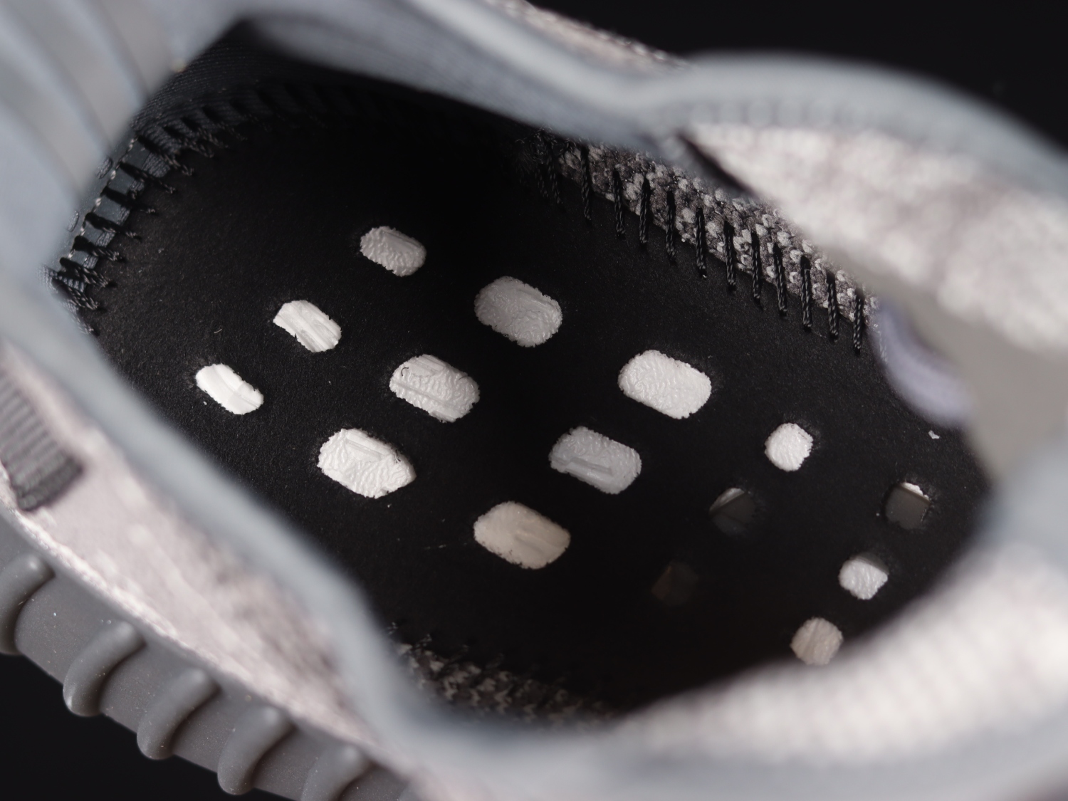 adidas Yeezy Boost 350 V2 MX Dark Salt ID4811