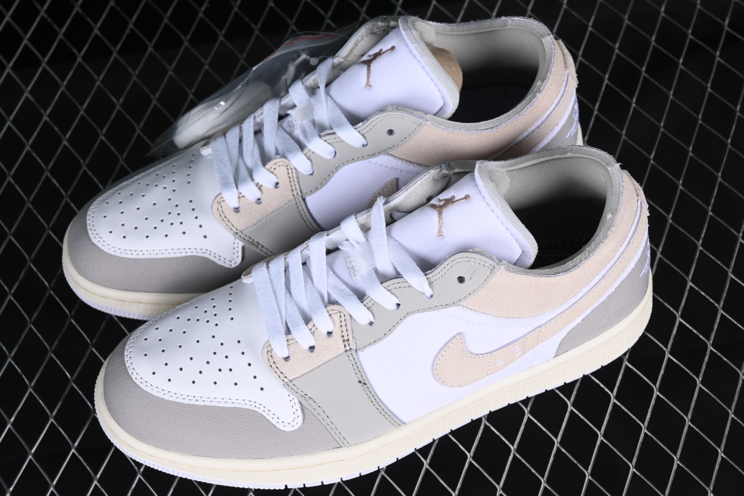 Jordan 1 Low SE Craft Inside Out Tech Grey DN1635-002