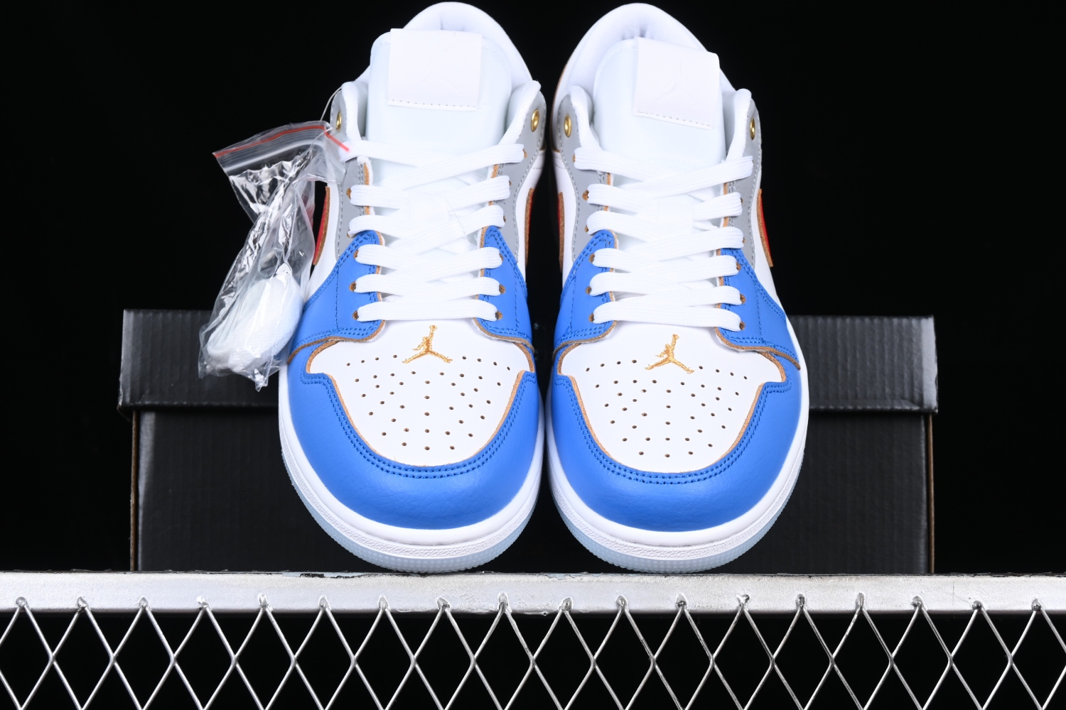 Jordan 1 Low SE Philippines FN8901-164