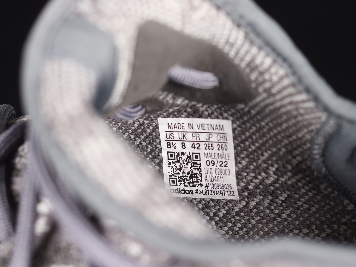 adidas Yeezy Boost 350 V2 MX Dark Salt ID4811