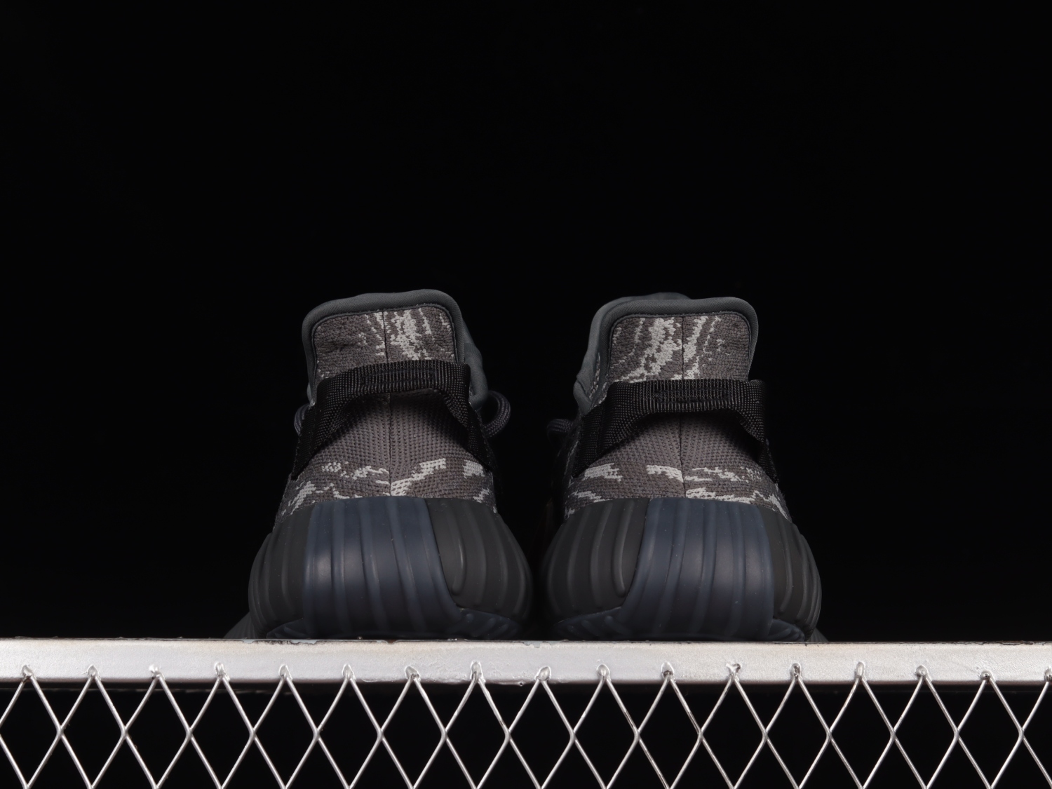 adidas Yeezy Boost 350 V2 MX Dark Salt ID4811