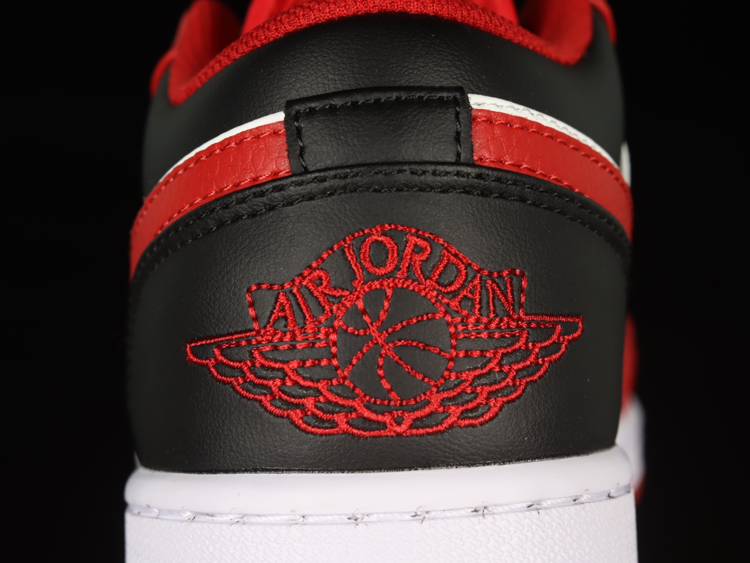 Jordan 1 Low Bulls  553558-163