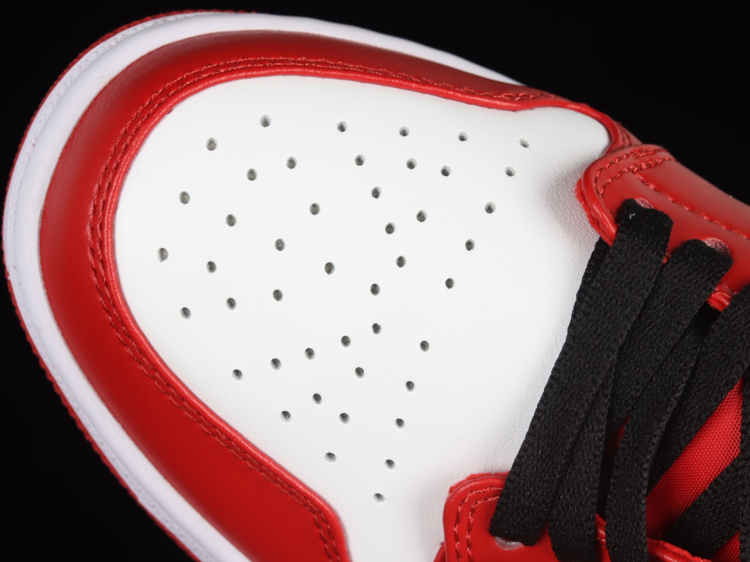 Jordan 1 Low Bulls  553558-163