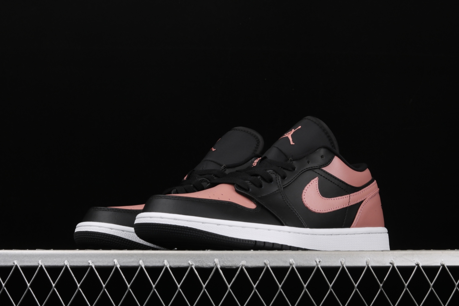 Jordan 1 Low Crimson Tint 553558-034