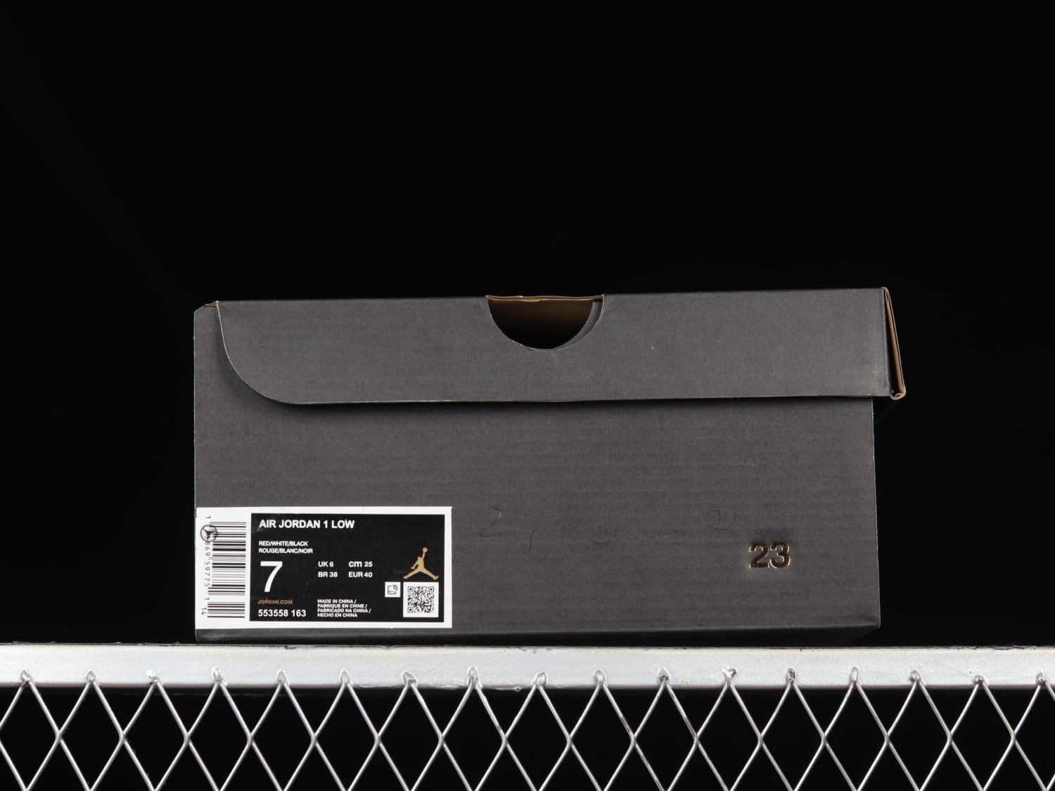 Jordan 1 Low Bulls  553558-163