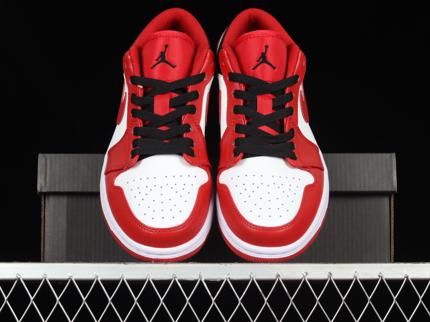 Jordan 1 Low Bulls  553558-163