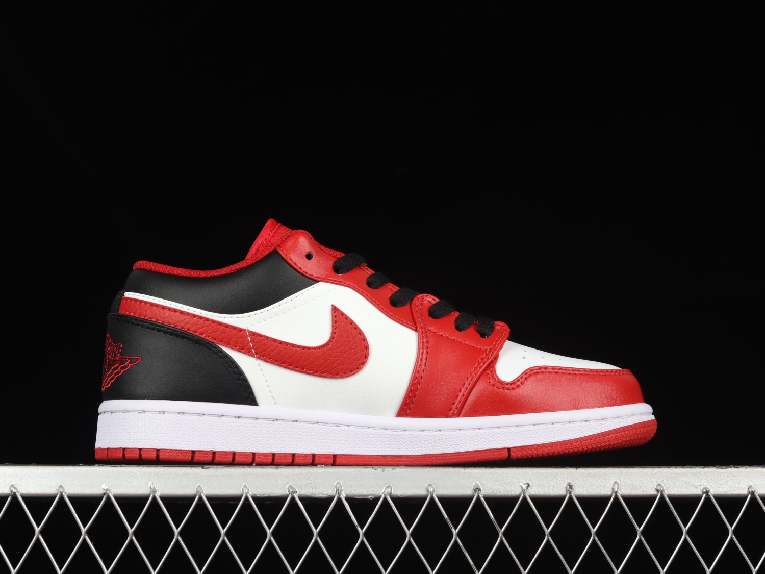 Jordan 1 Low Bulls  553558-163