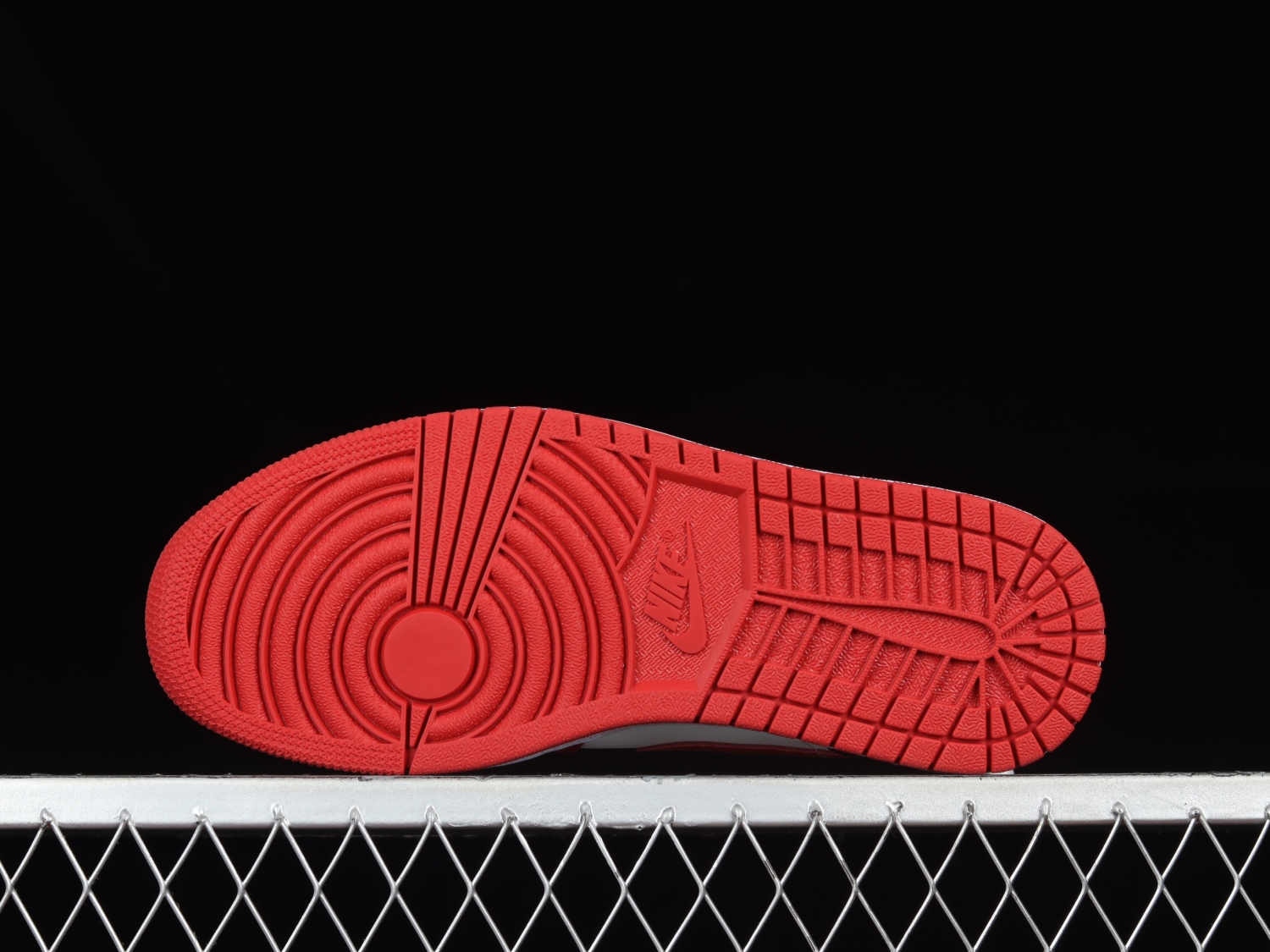 Jordan 1 Low Bulls  553558-163