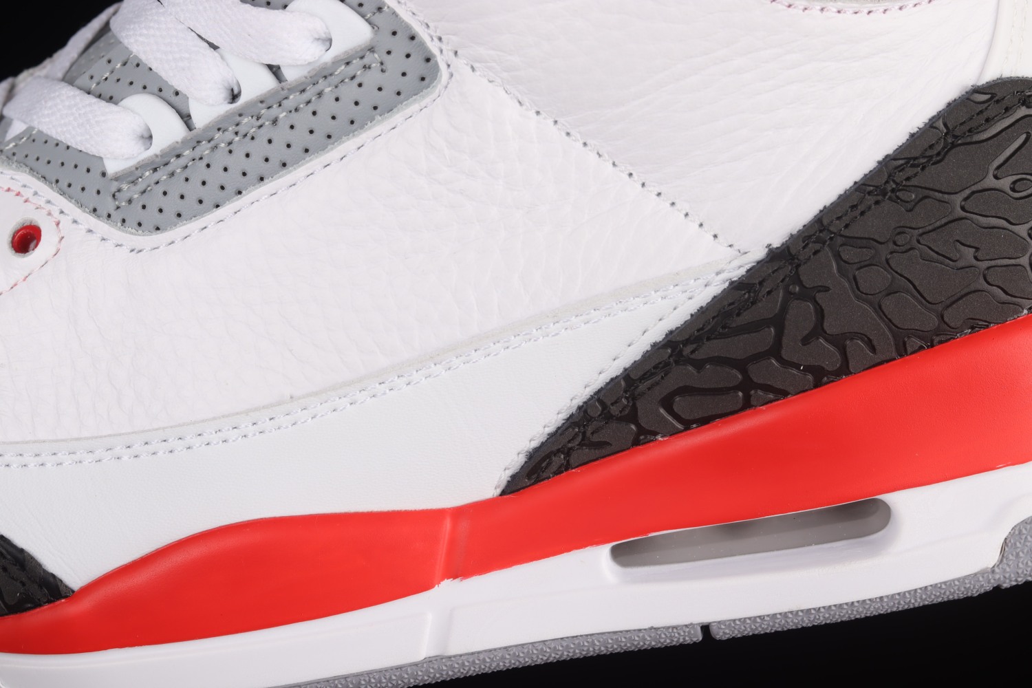 Jordan 3 Retro Fire Red (2013) 136064-120