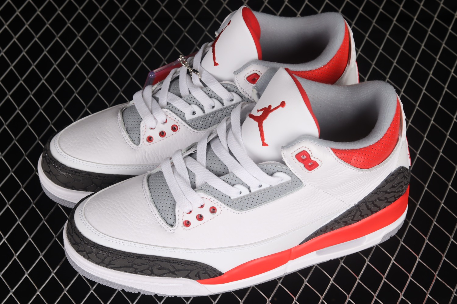 Jordan 3 Retro Fire Red (2013) 136064-120