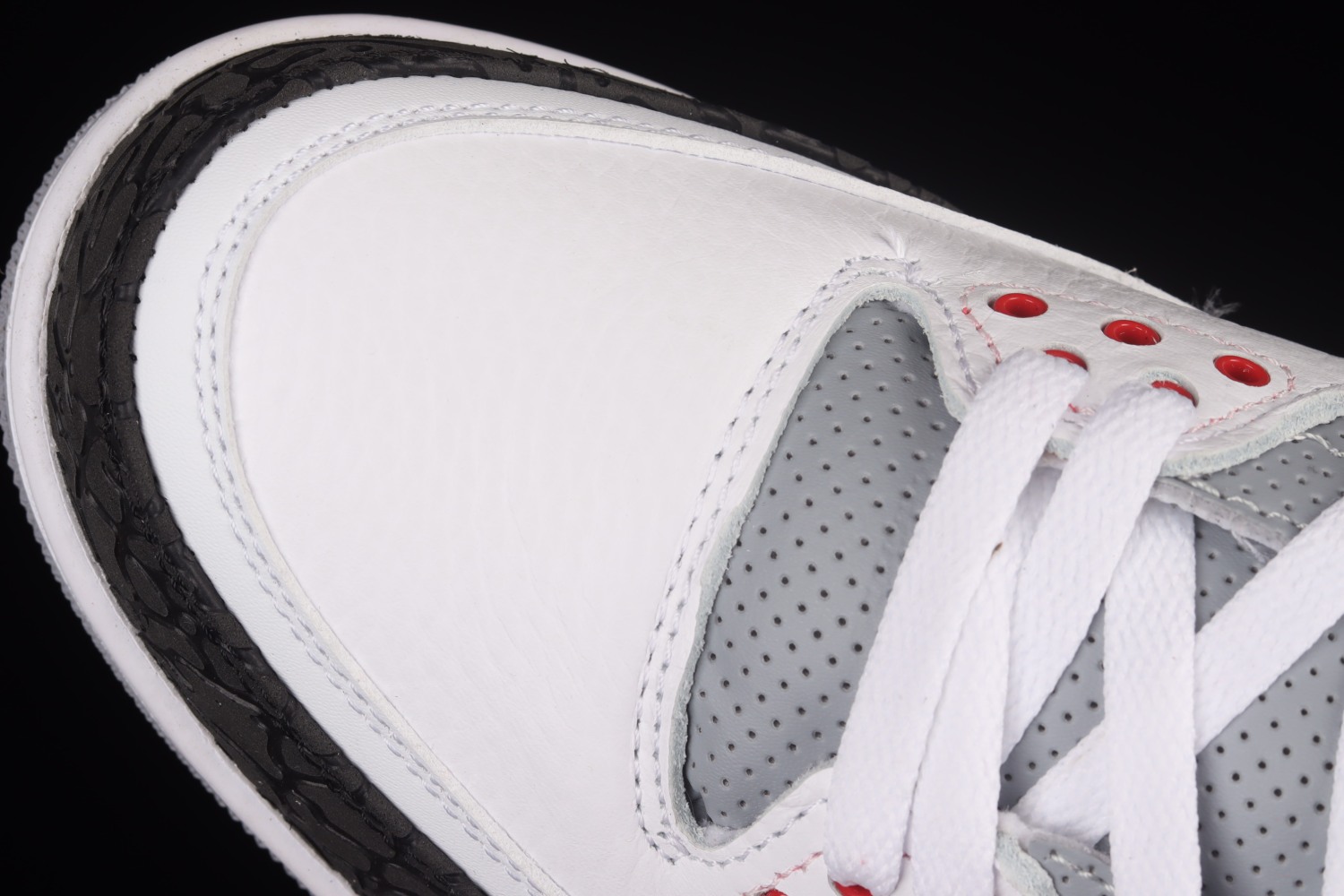 Jordan 3 Retro Fire Red (2013) 136064-120