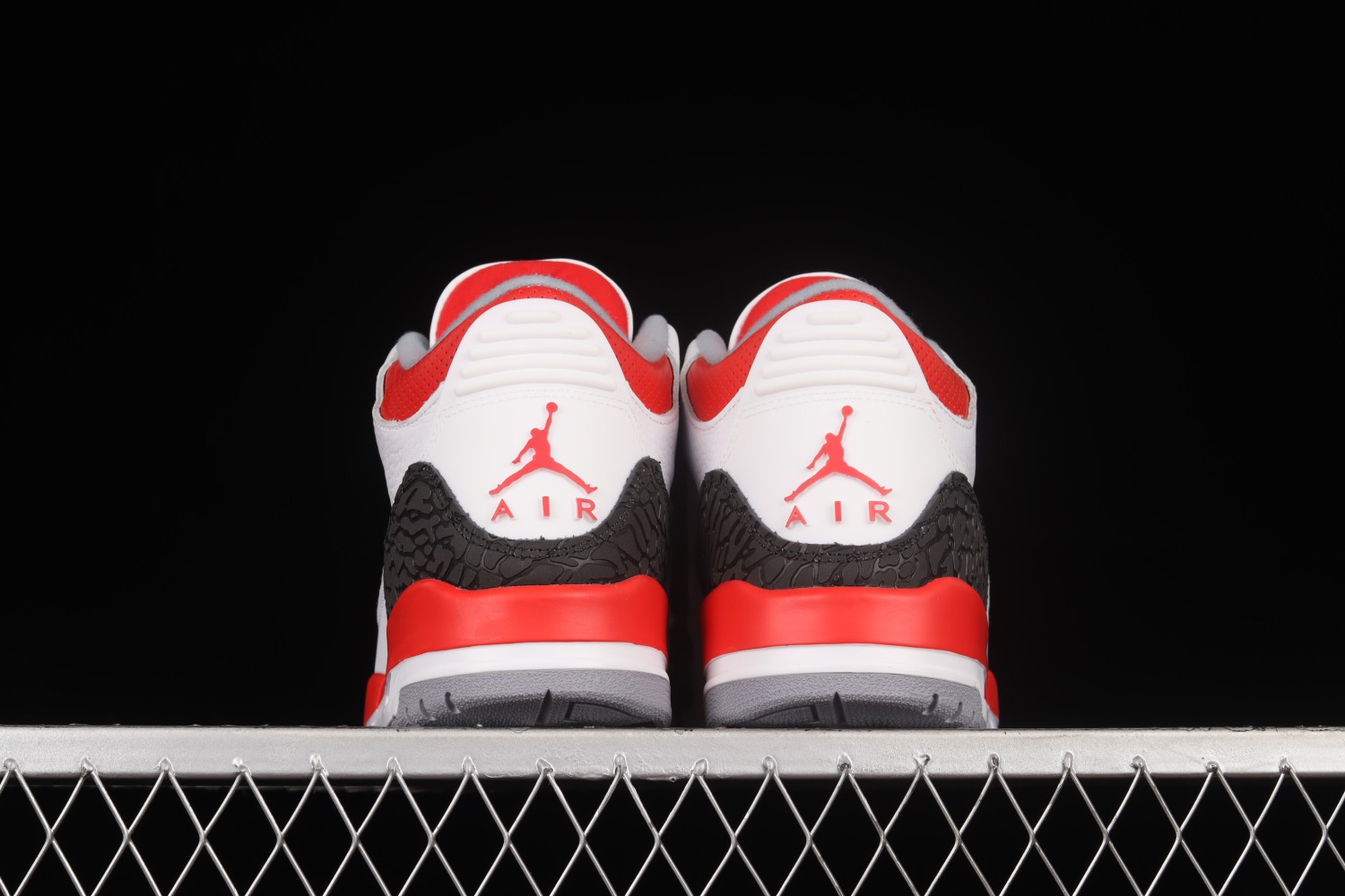 Jordan 3 Retro Fire Red (2013) 136064-120