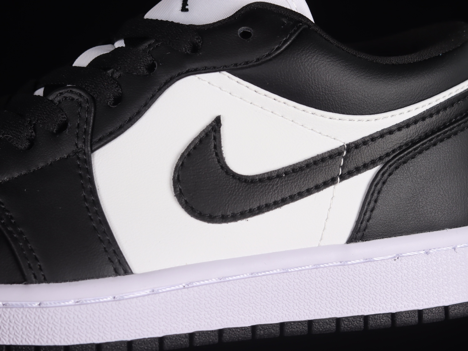 Jordan 1 Low Panda (2023) DC0774-101