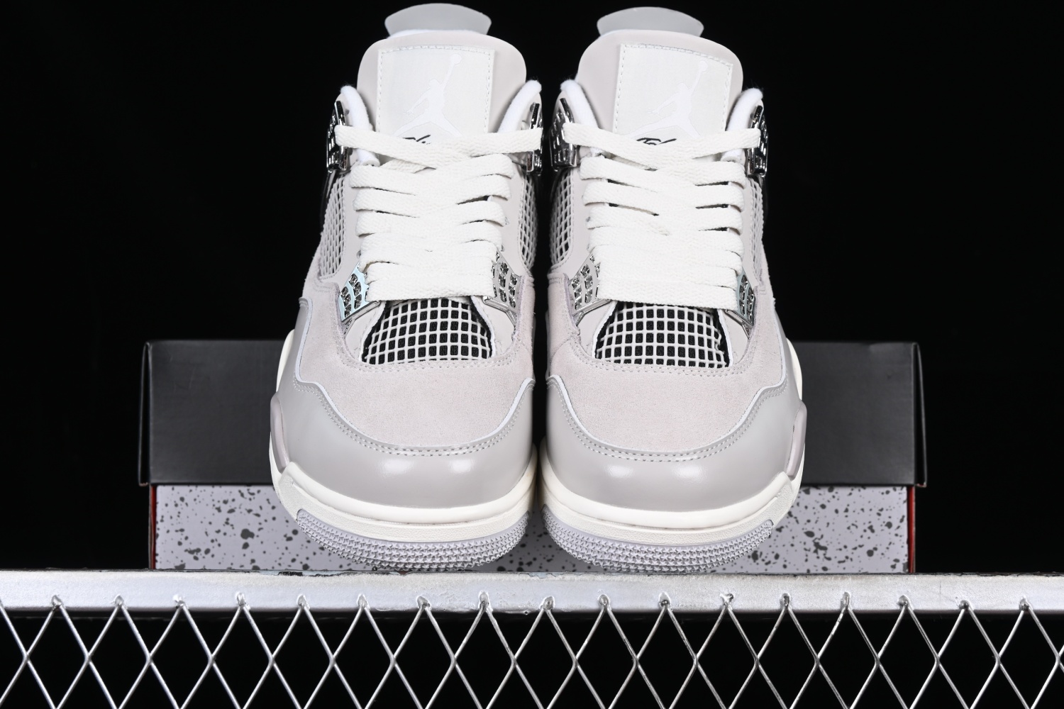 Jordan 4 Retro Frozen Moments  AQ9129-001