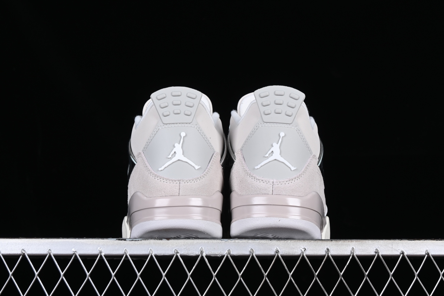 Jordan 4 Retro Frozen Moments  AQ9129-001