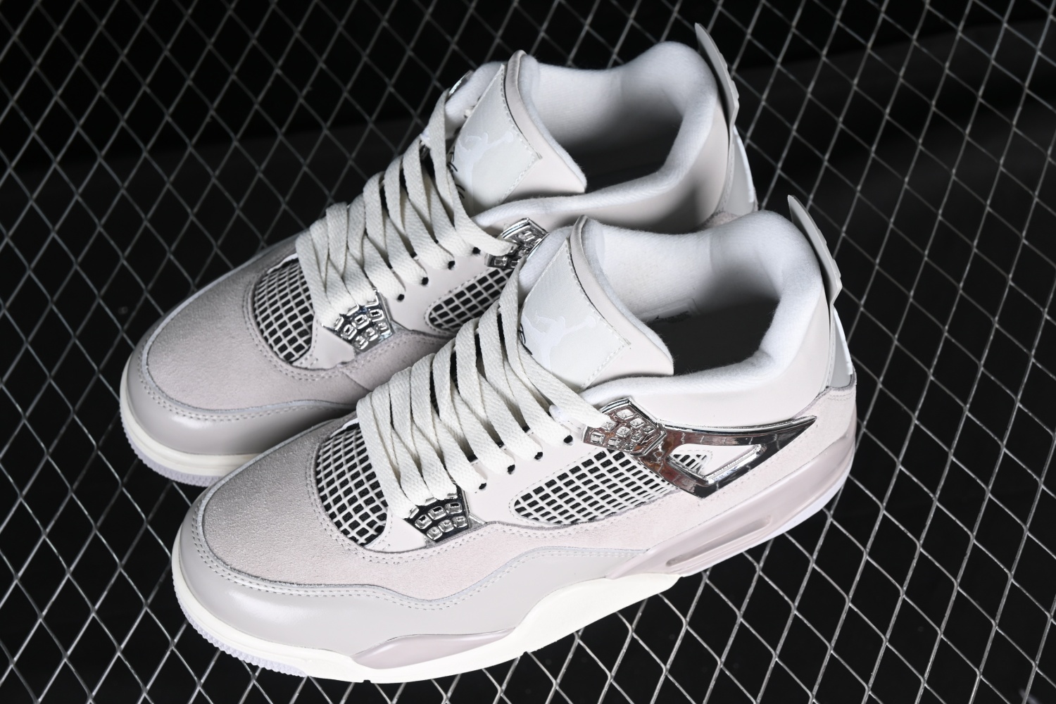 Jordan 4 Retro Frozen Moments  AQ9129-001
