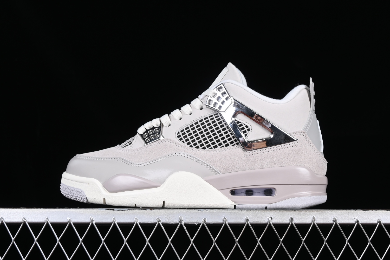 Jordan 4 Retro Frozen Moments  AQ9129-001