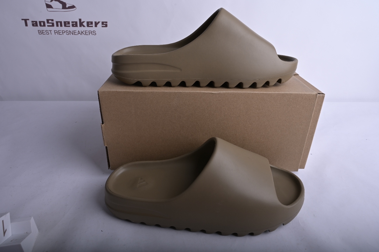 adidas Yeezy Slide Earth Brown  FV8425