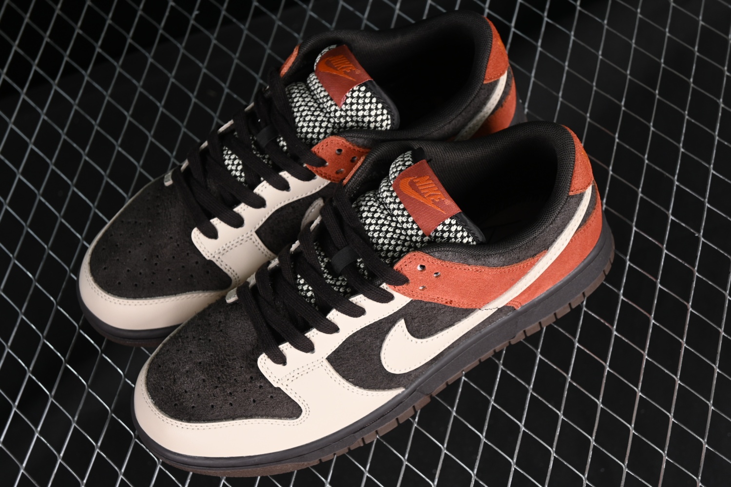 Nike Dunk Low Red Panda FV0395-200