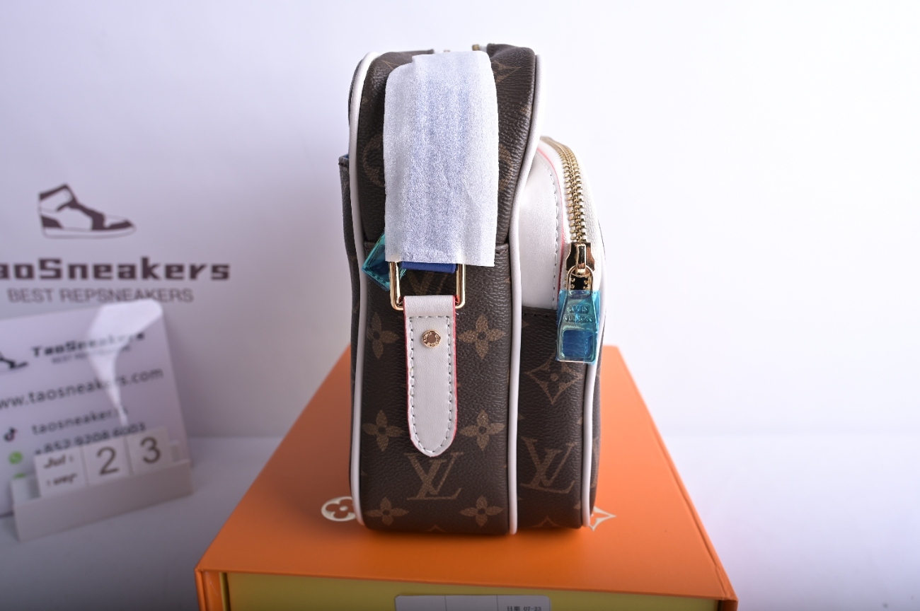 Lo**s Vu**ton x NBA Nil Messenger Monogram