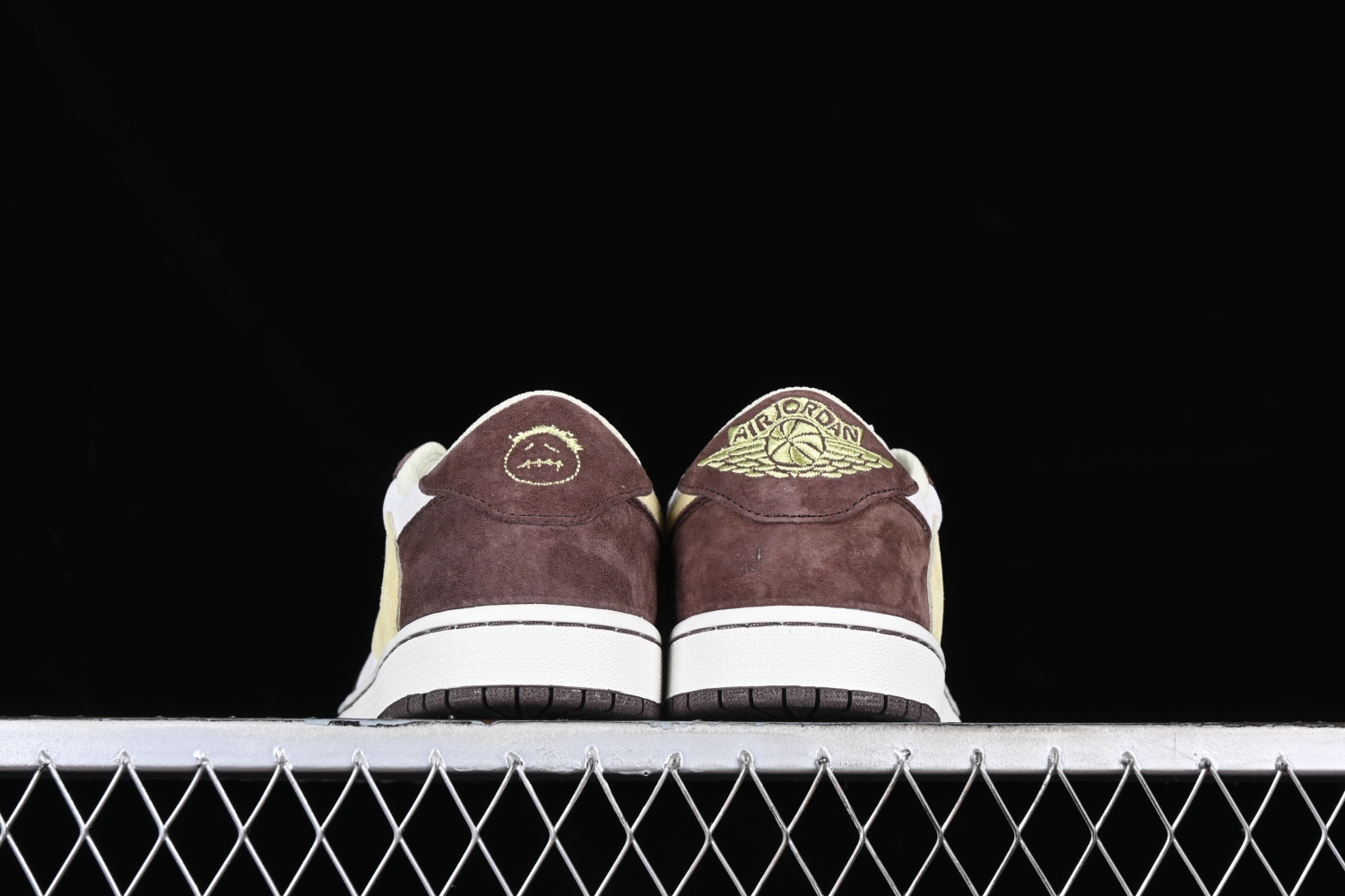 Travis Scott x Air Jordan 1 Low OG DM7866-810