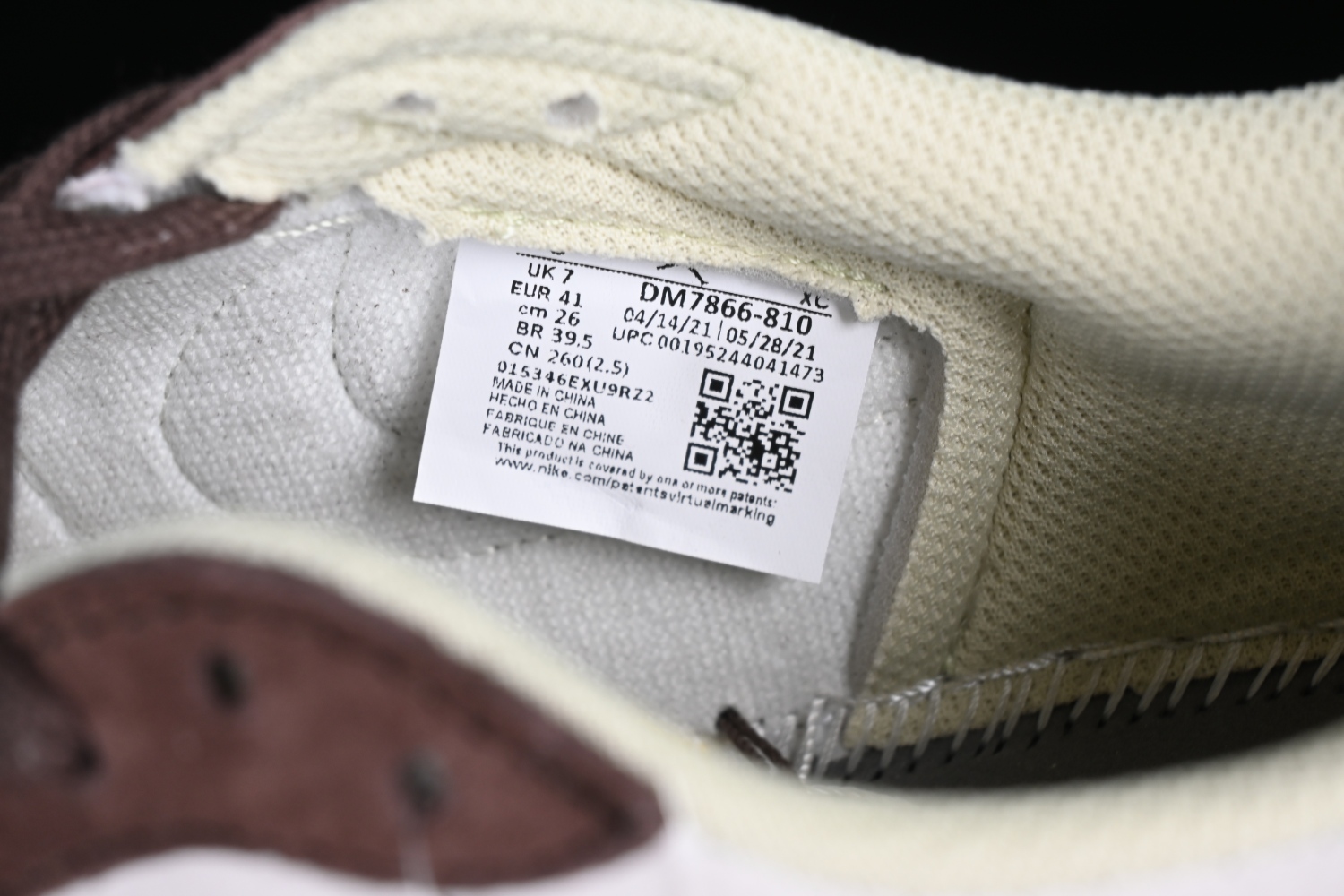 Travis Scott x Air Jordan 1 Low OG DM7866-810