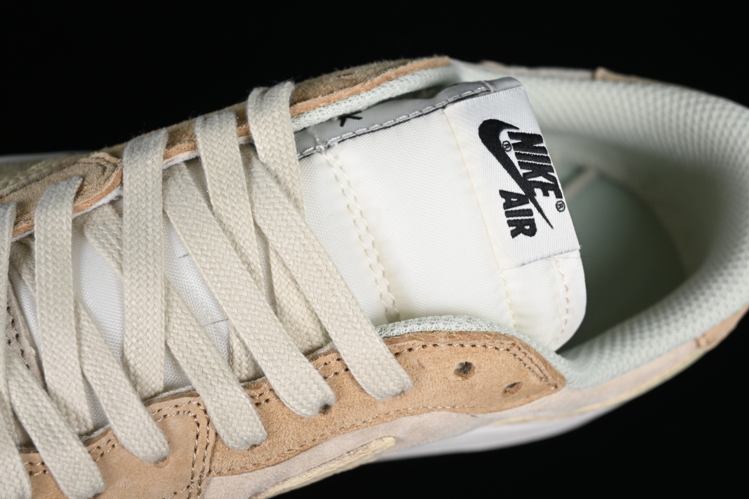 Travis Scott x Air Jordan 1 Low OG  DM7866-688